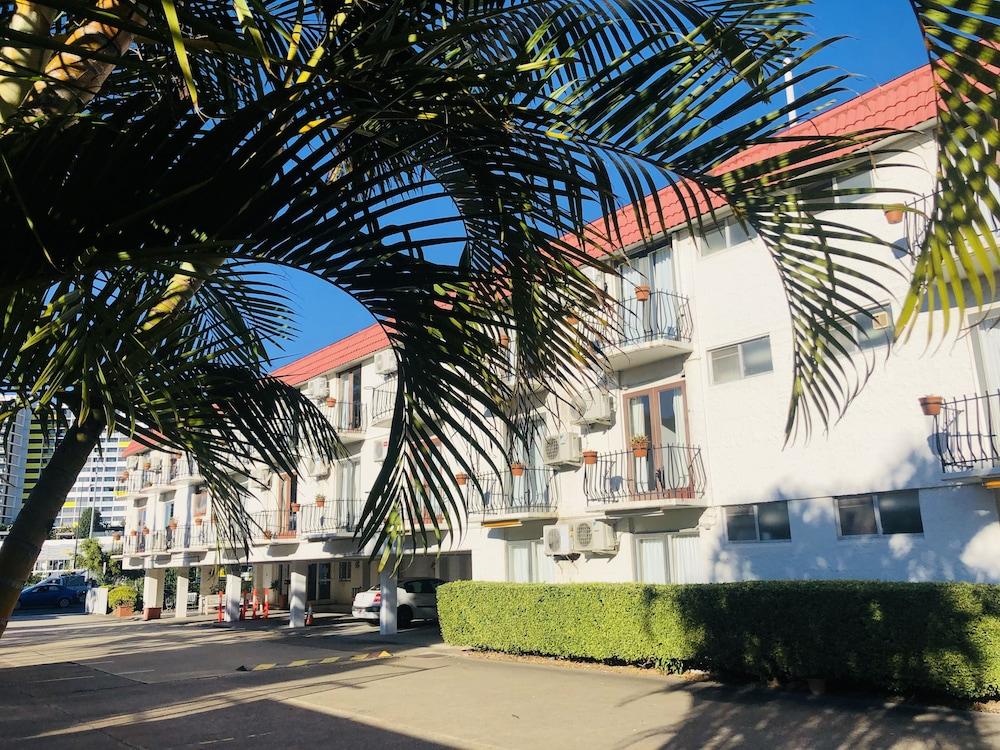 Hamilton Brisbane Airport Hotel Buitenkant foto